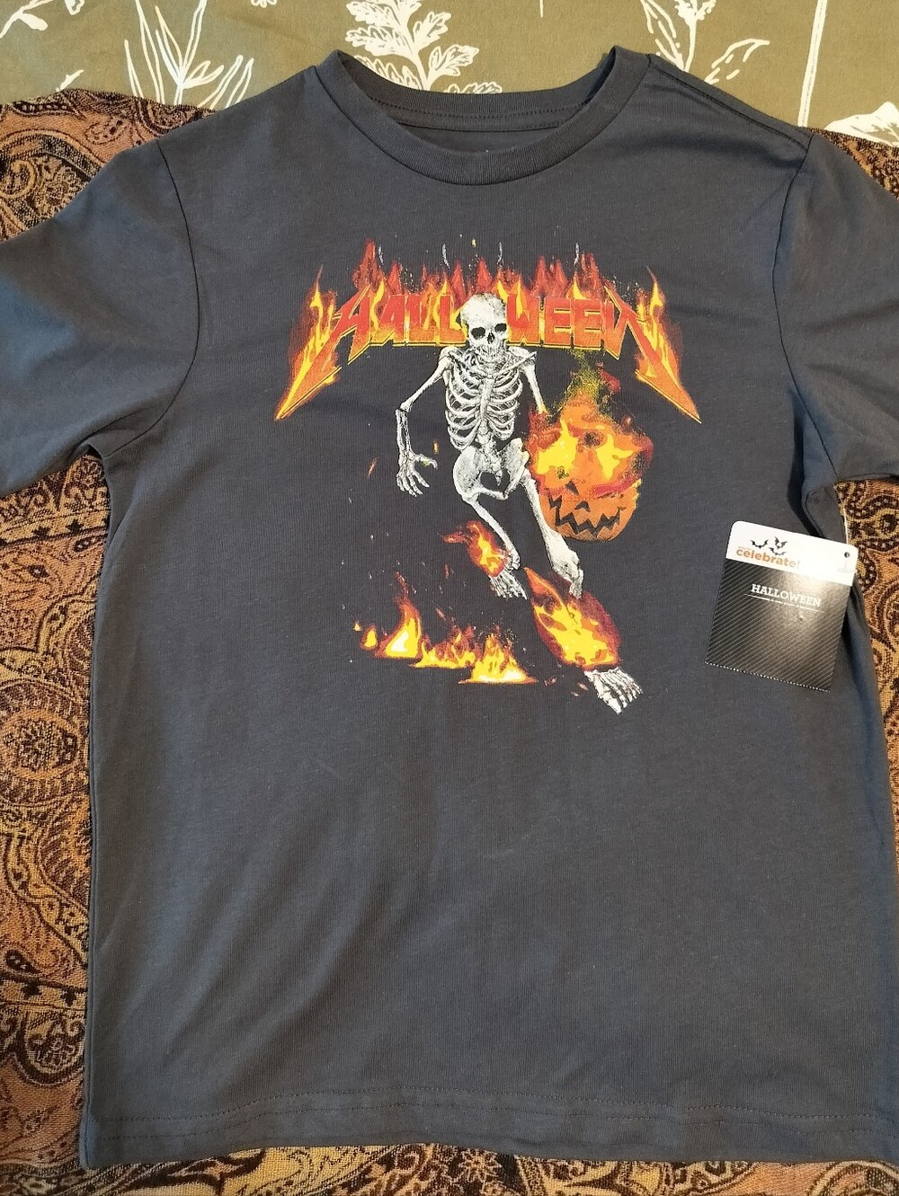 NWT Way To Celebrate Boys M/8 Halloween Skeleton Flaming Graphic Tee Size
